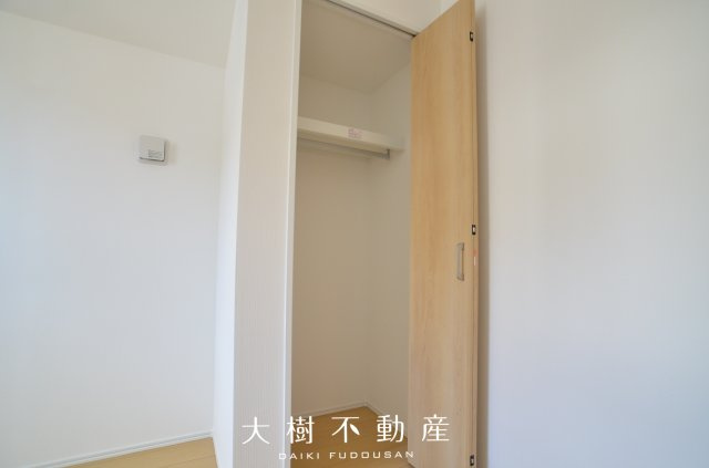 【洋室】 | 海老名市国分北3丁目 新築戸建て 全2棟【仲介手数料無料】 | 2階　洋室3（4.8帖）クローゼット