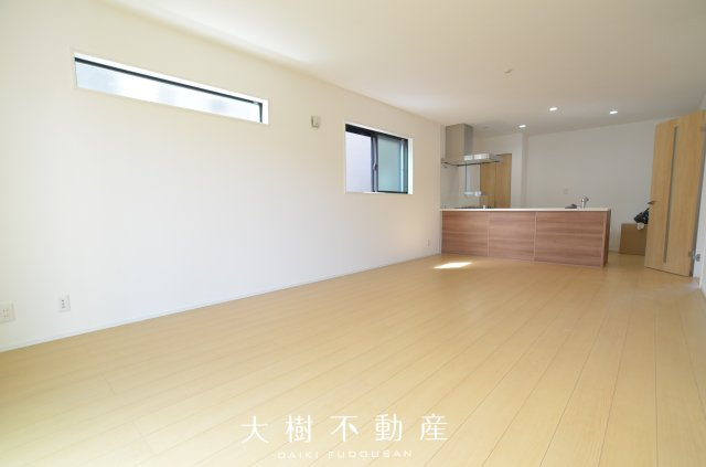 【居間・リビング】 | 海老名市国分北3丁目 新築戸建て 全2棟【仲介手数料無料】