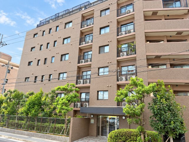 グランドメゾン神戸本山の外観|東側より外観