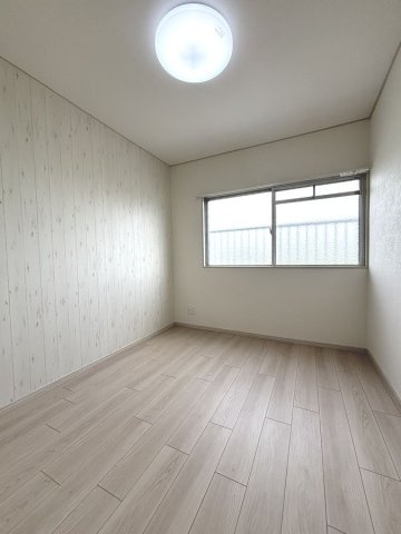 戸塚マンション E棟の洋室