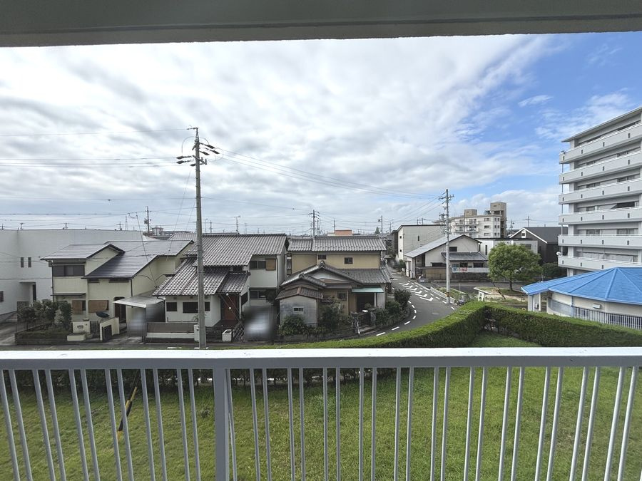 戸塚マンション E棟の展望|たくさんの洗濯物や布団を干すことができます。
