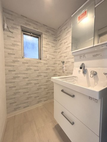 戸塚マンション E棟の独立洗面台
