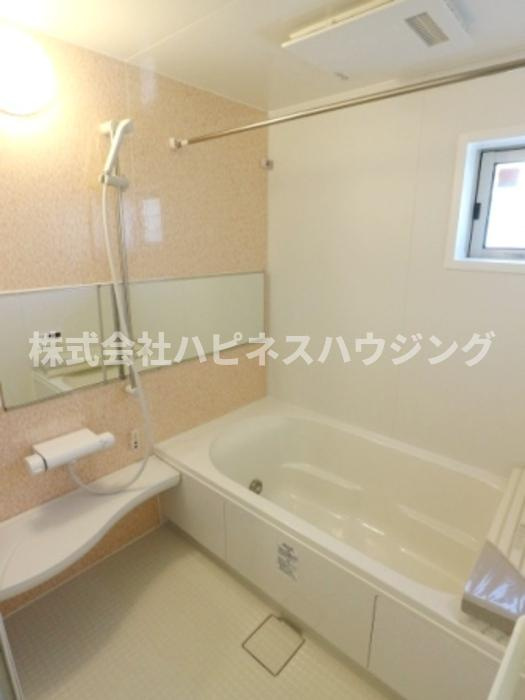 BLESSHOUSE柏西町D101の浴室