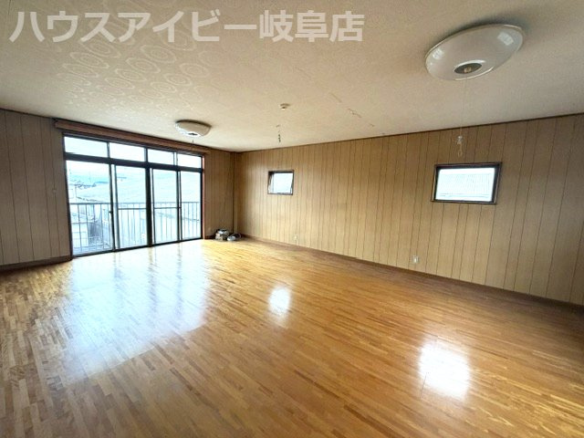 【居間・リビング】の画像