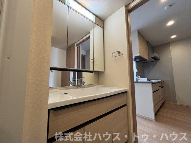 ライオンズタワー柏の独立洗面台