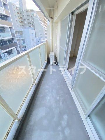 大阪市淀川区宮原２丁目の賃貸マンションのバルコニー