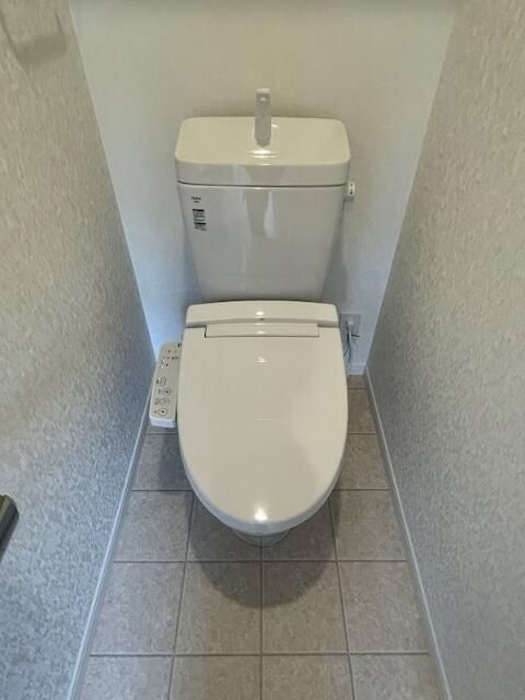 ゼルコーバのトイレ