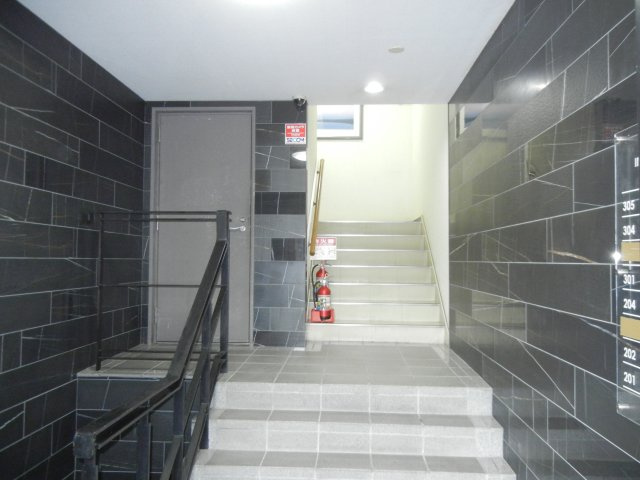 池田共栄ビルのエントランス