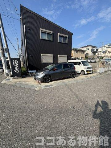 クレルリヴィエールの駐車場