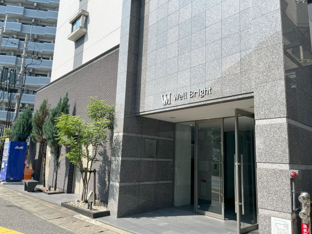 ウェルブライト博多　千代小学校区のエントランス|ウェルブライト博多