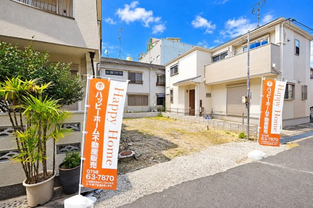 リーブルガーデン東難波町5丁目新築一戸建て│2LDK+2S＋駐車1台可の外観|阪神本線「尼崎」駅徒歩10分の立地で、生活に便利な施設が徒歩圏内に充実しています。皆様からのご連絡を心よりお待ちしております。
