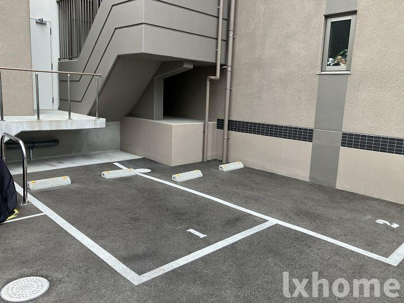 ロイス南茨木の駐車場|駐車場があります