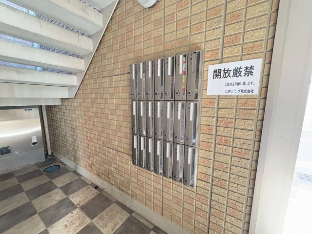 セジュールオッツ八戸ノ里のエントランス