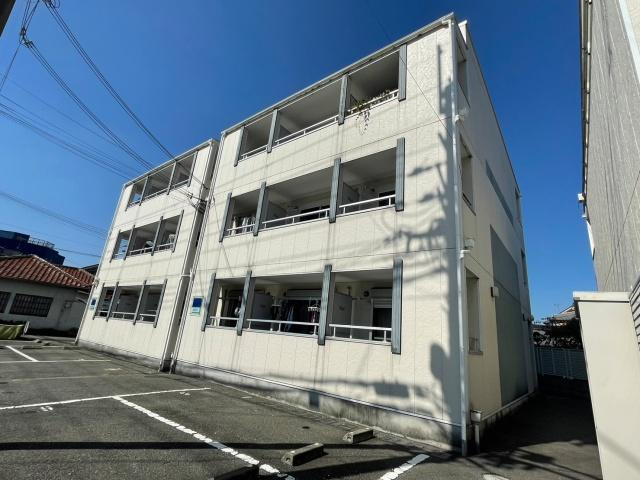 flat福井B棟の駐車場