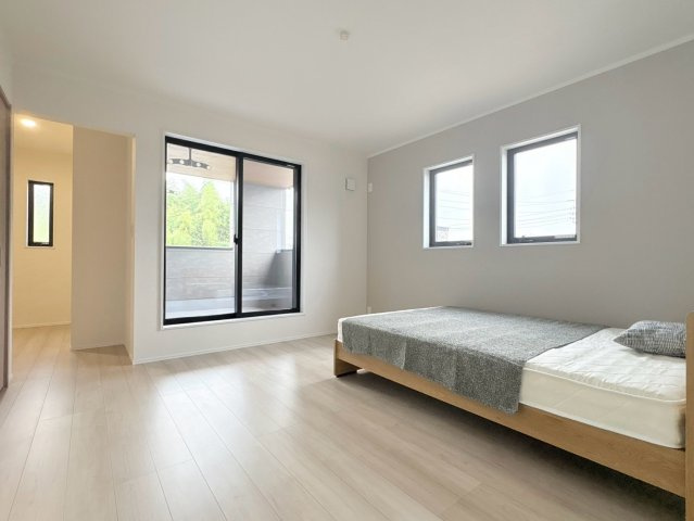 ダイマルタウン　関市平賀町第５　全３区画分譲の寝室|全居室に大型収納を設置。高性能な断熱材で丸ごと覆った高気密・高断熱の家で、夏も冬も快適に過ごせます。