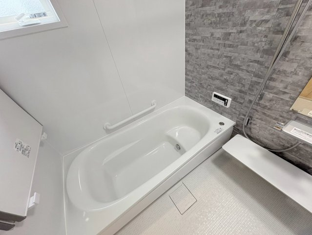 ダイマルタウン　関市平賀町第５　全３区画分譲の浴室|高断熱浴槽の為、４時間後も湯温低下約2.3度と暖かさを保ちます。暖房乾燥機もあり快適に入浴できます。
