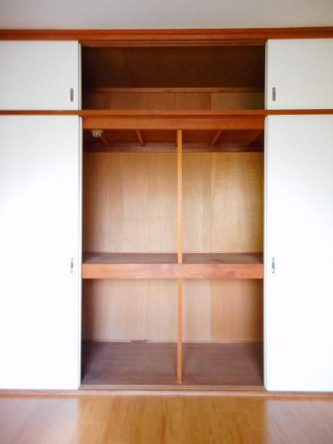 八王子市松木の賃貸マンションの収納