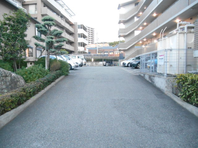 ホームポート朝日の駐車場