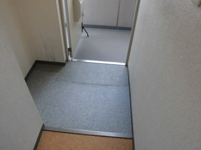 グランディ東豊中の玄関