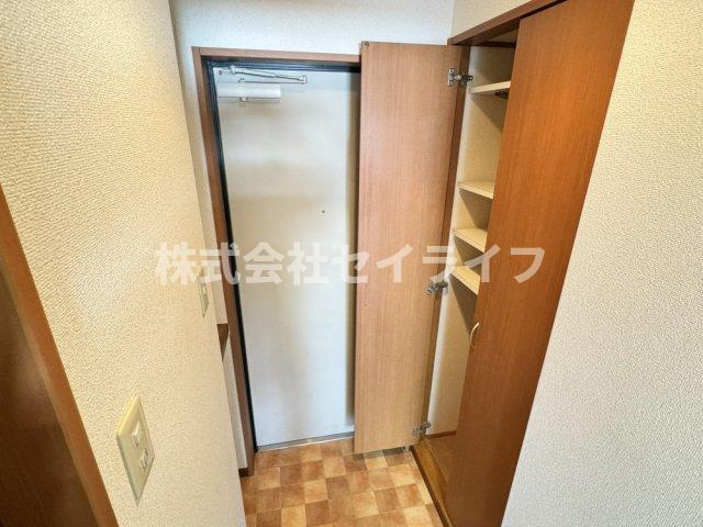 ガーデンパレス久宝寺の玄関