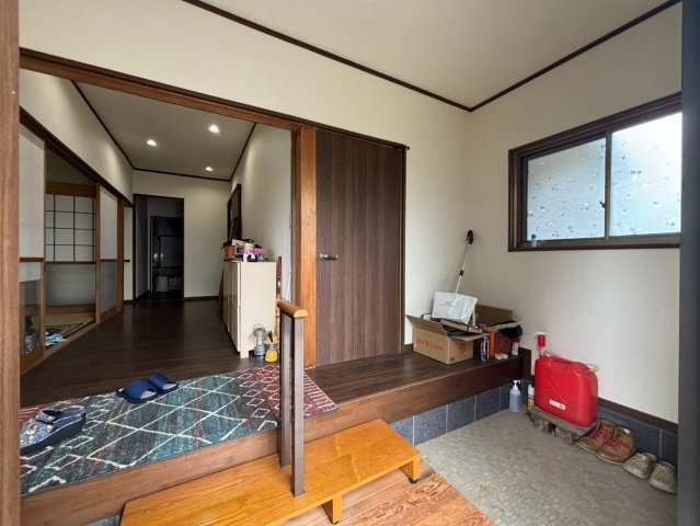 野田市木間ケ瀬　平屋　中古戸建の玄関|手すり付き玄関です！