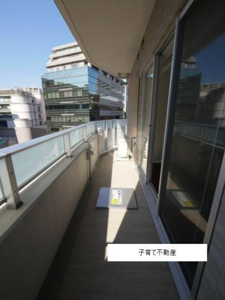 パークアクシス三番町のバルコニー