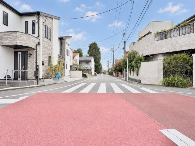 杉並区井草2丁目　中古戸建のキッチン|現地写真

現地ご見学希望・資料請求などお気軽にお問い合わせ下さい！
03-5990-5201