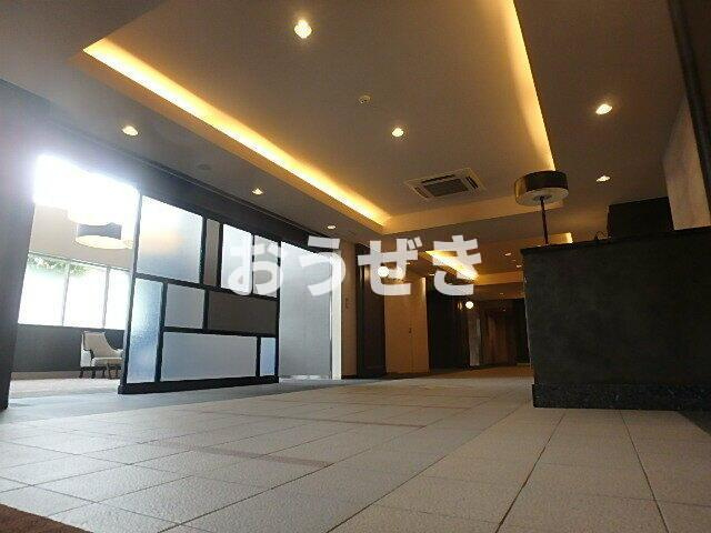 ドゥーエ横浜駅前のロビー|1Ｆエントランスホールです