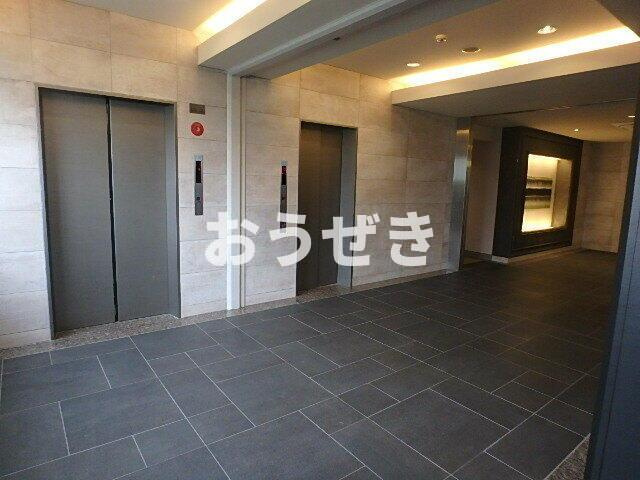 ドゥーエ横浜駅前のロビー|1Ｆエレベーターホールです