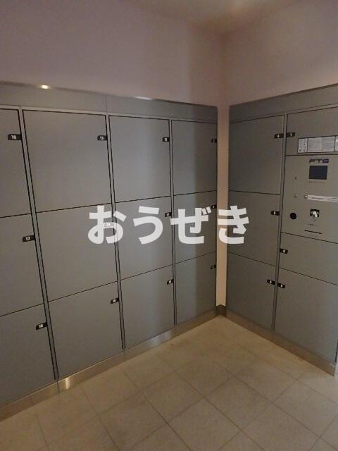 ドゥーエ横浜駅前のその他共用部分|宅配ボックスです
