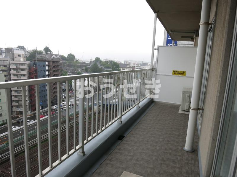 ドゥーエ横浜駅前のバルコニー