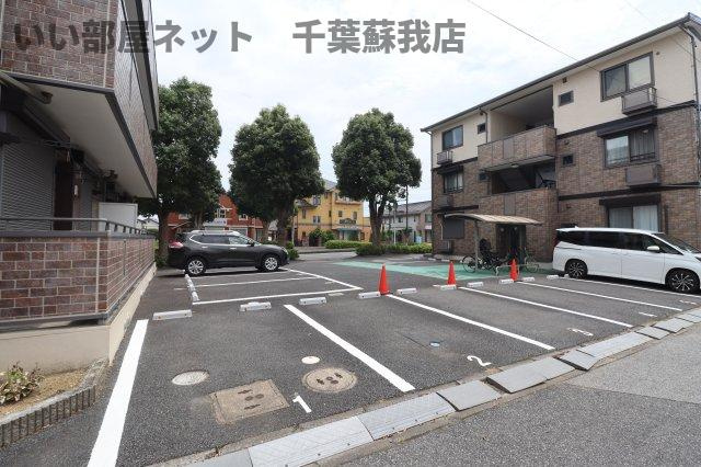 セルブランド　Ｓ棟・Ｌ棟の駐車場|駐車場に車を止められます