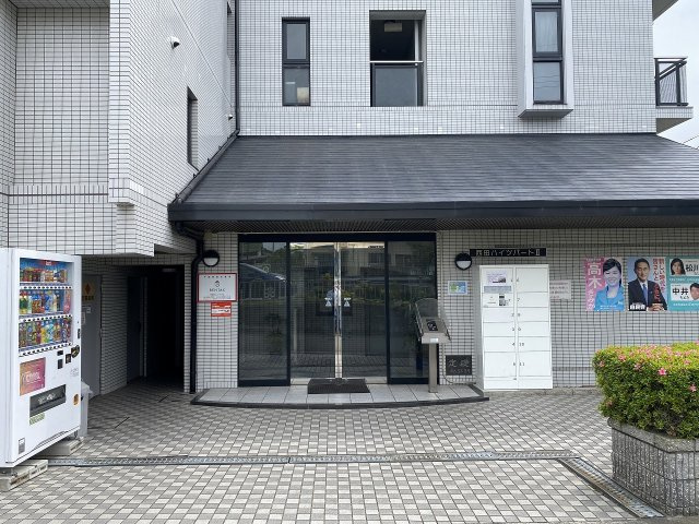 西田ハイツパートⅡのエントランス