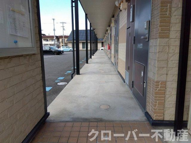 レオパレスやまきたのエントランス