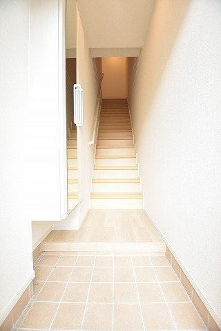 プランドール谷津の玄関