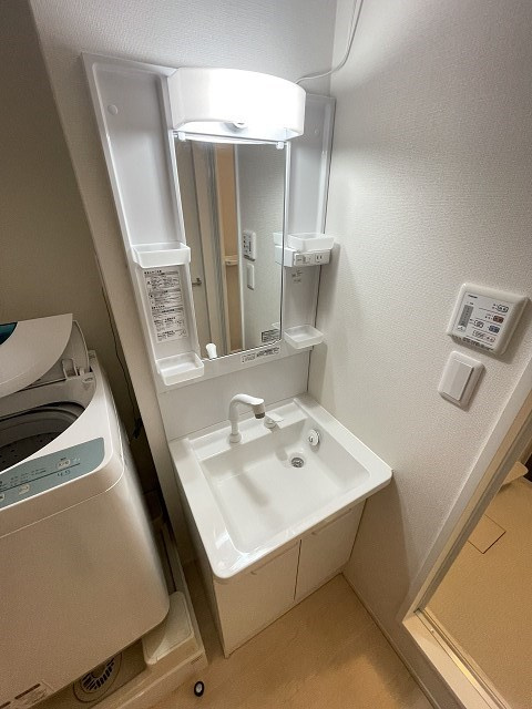 クレイノクリエイト仁川の洗面所
