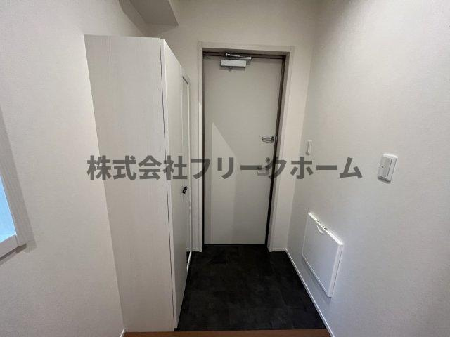 三鷹市井の頭３丁目のアパートの玄関