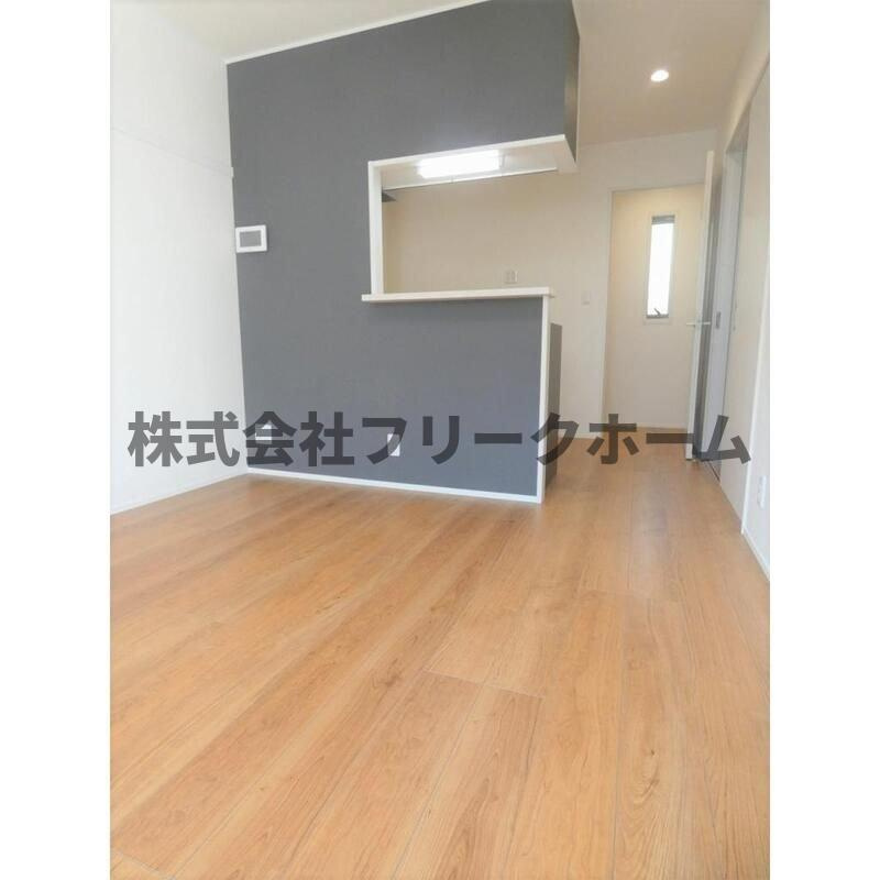 三鷹市井の頭３丁目のアパートの居間・リビング