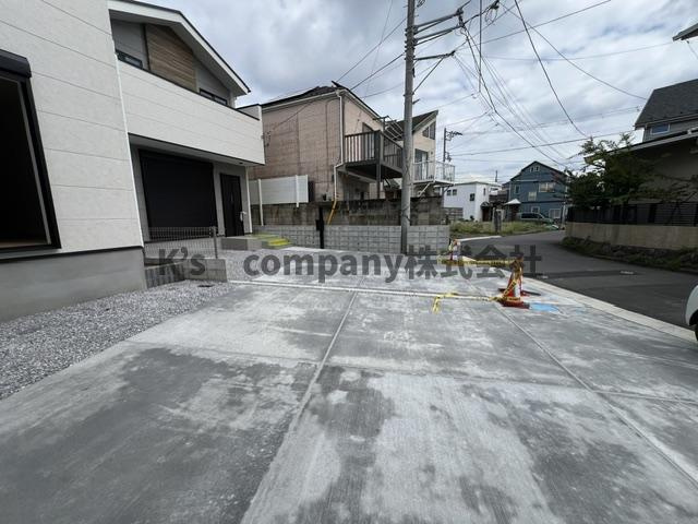 ◎茅ヶ崎市浜須賀　新築戸建　1号棟の駐車場|お車並列駐車2台可能◇◇