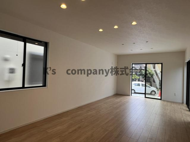 ◎茅ヶ崎市浜須賀　新築戸建　1号棟の居間・リビング|床暖房完備な1階リビングルーム◇◇