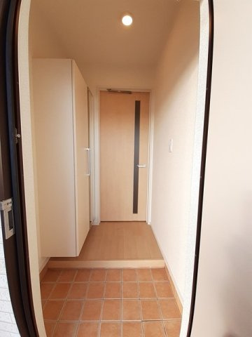 サンシーブルＣの玄関|明るい玄関です