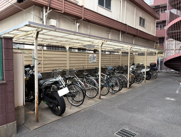 サンライフ砂津のその他共用部分|駐輪場を完備！自転車での通勤・通学やお買い物にも便利です♪
