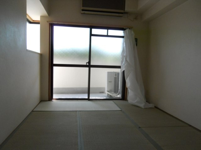 シャトー柴原のエントランス