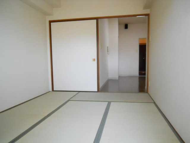 シャトー柴原の内装