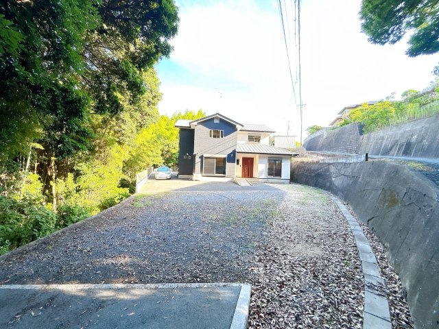 宇部市開２丁目　戸建ての前面道路含む現地写真