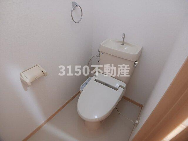 岐南ハイツＢのトイレ|落ち着いた色調のトイレです