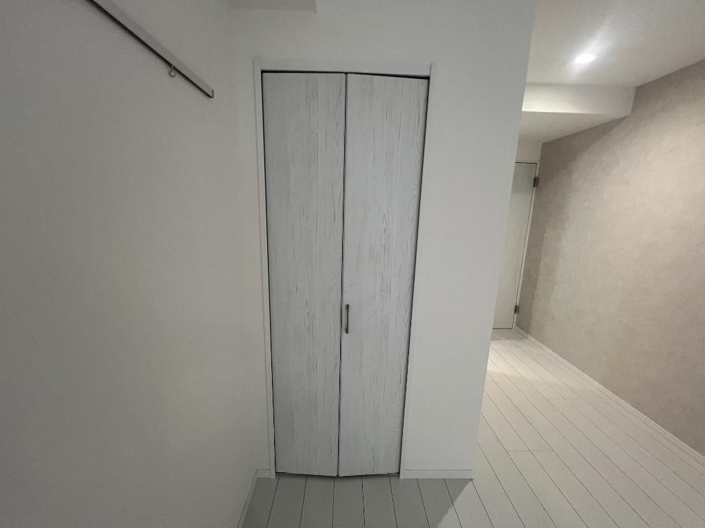 千葉市中央区松波４丁目の賃貸マンションの収納