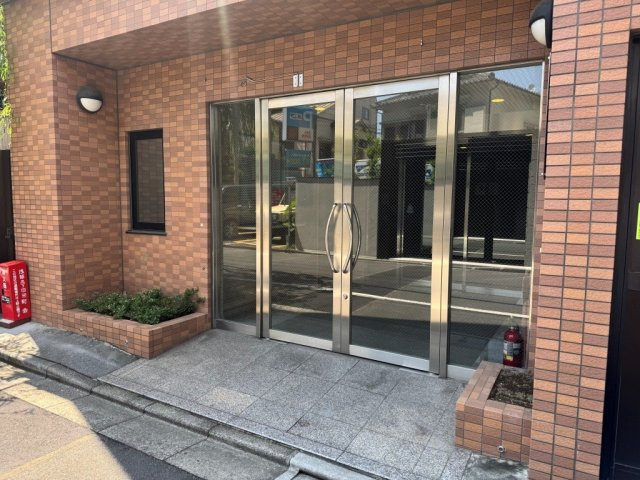 サンハイツ浅草のエントランス