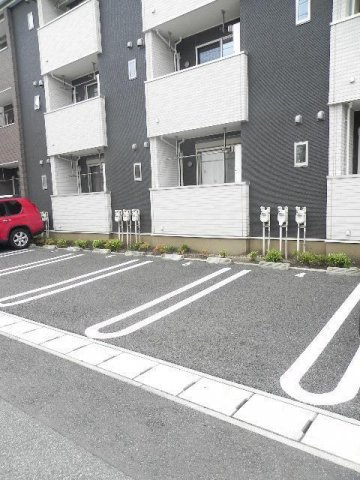 ソレアード南流山の駐車場