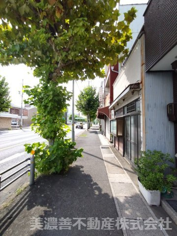６６０７８　岐阜市金園町９丁目倉庫の外観